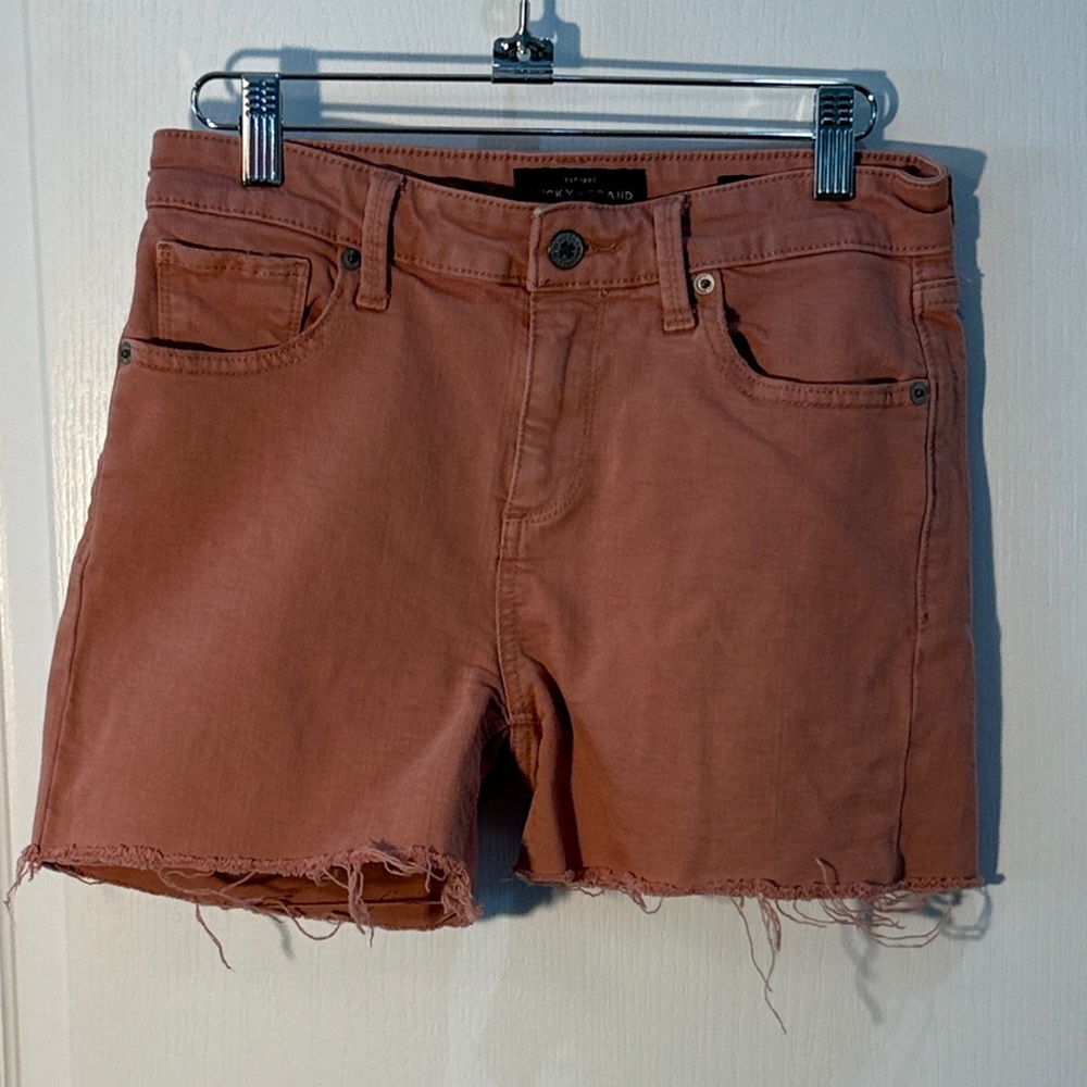 Women's Lucky Frayed Hem Denim Shorts in Dusty Pink Size 2/26